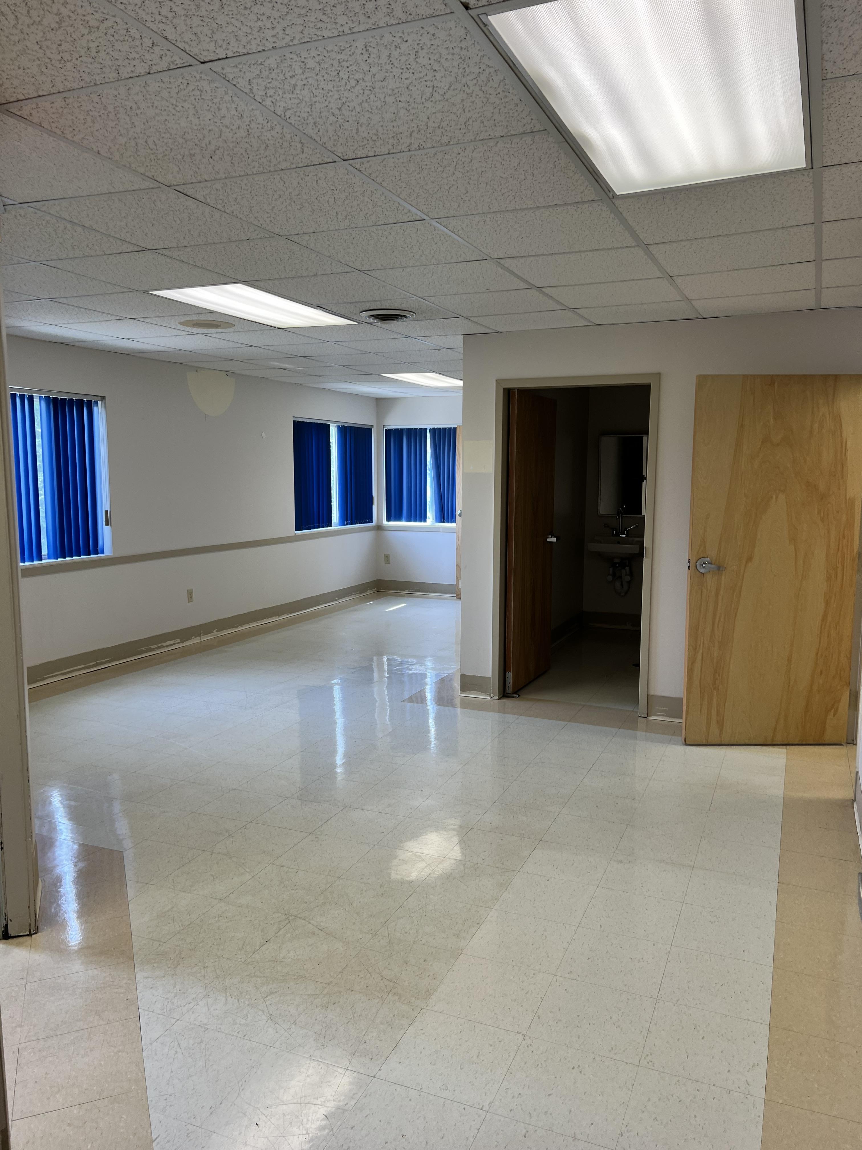 9 Law, 12051, ,3 BathroomsBathrooms,Commercial,For sale,Law,1526
