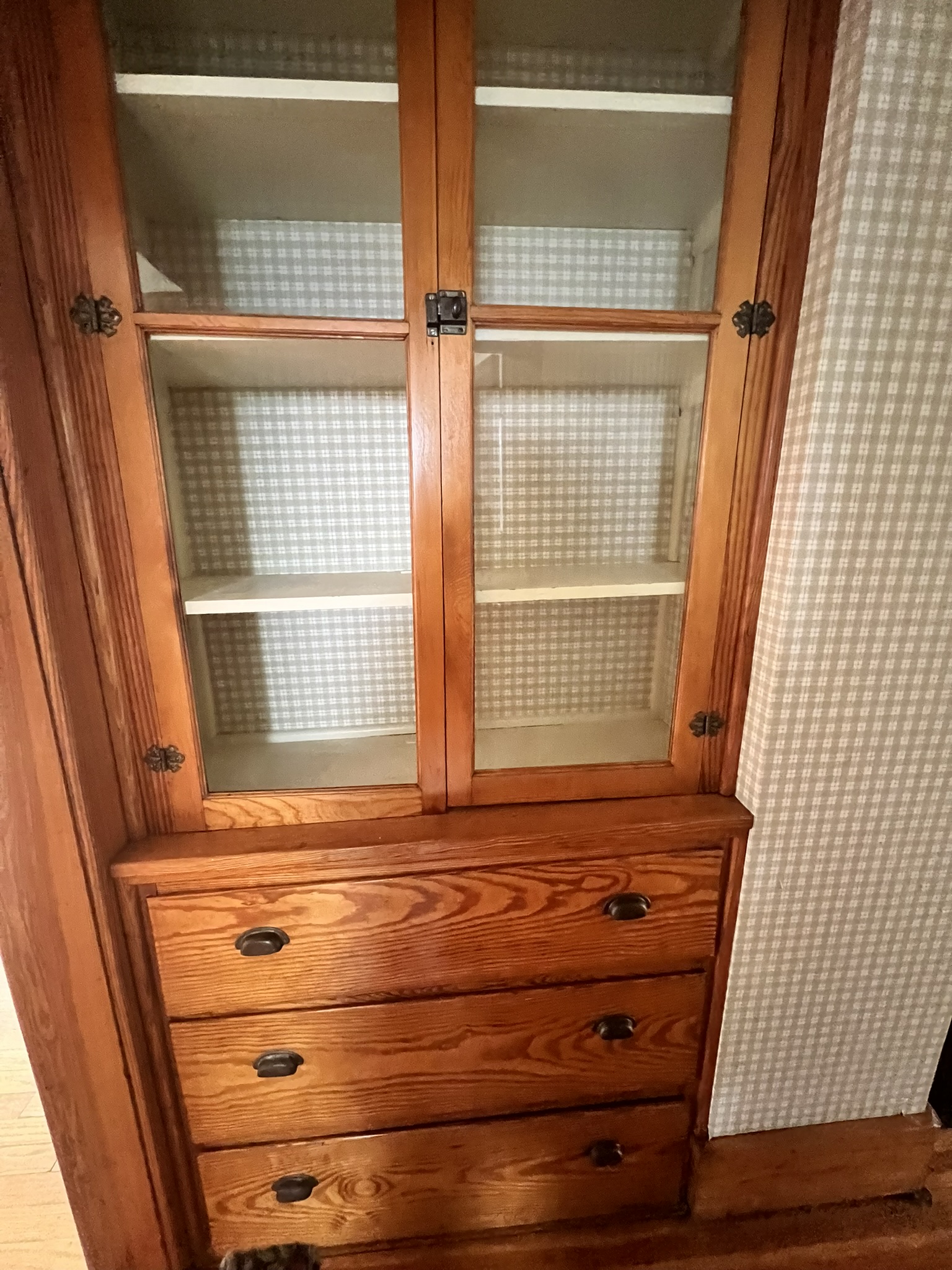 60 Pulver, 12143, 3 Bedrooms Bedrooms, ,1 BathroomBathrooms,Apartment,For Rent,Pulver,1568