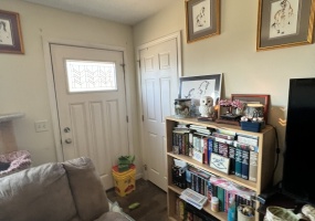 370 Highmount, 12124, 3 Bedrooms Bedrooms, ,2 BathroomsBathrooms,Single Family,For sale,Highmount,1570