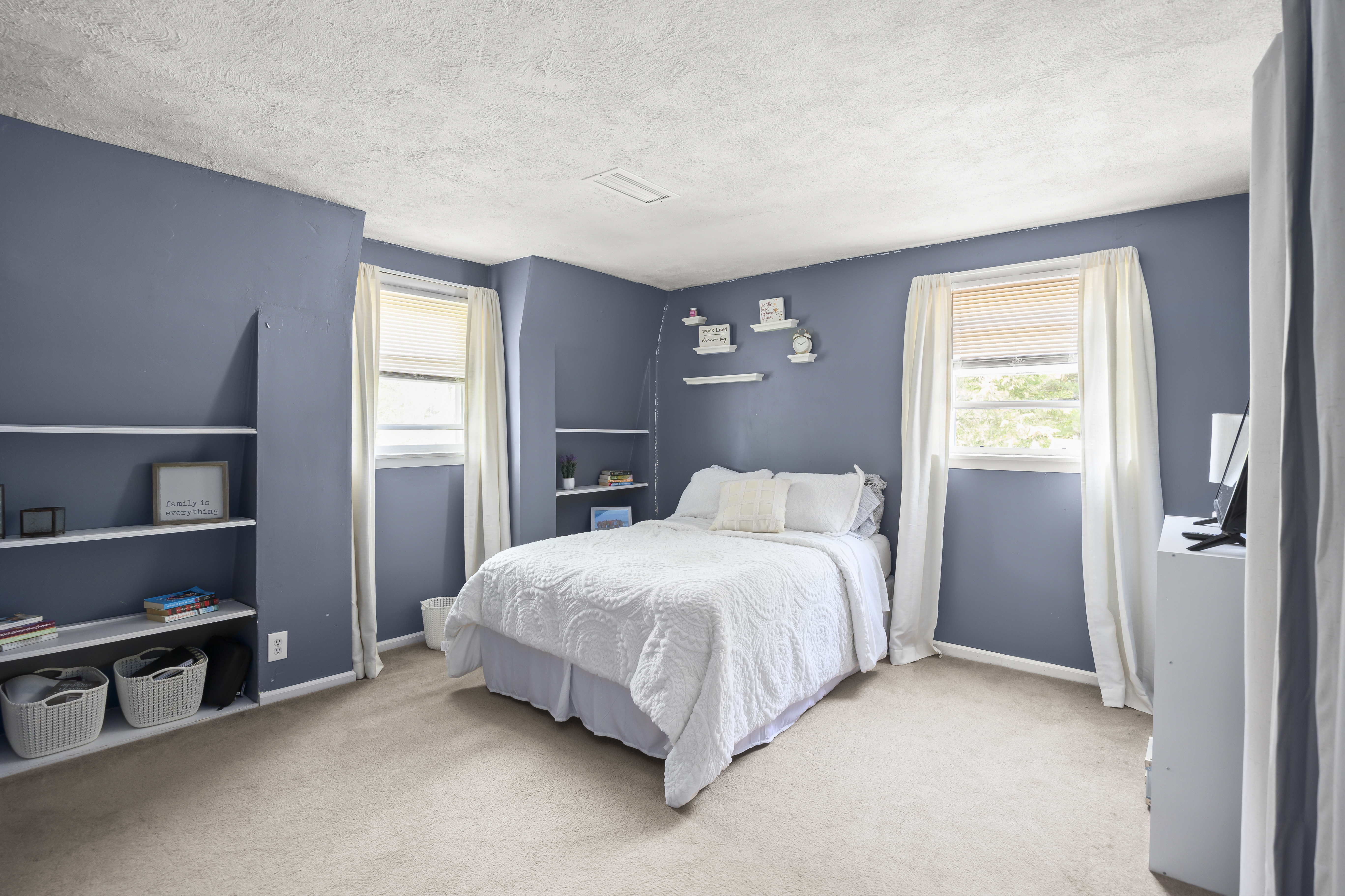 21 Lacorte, 12414, 3 Bedrooms Bedrooms, ,2.5 BathroomsBathrooms,Single Family,Pending,Lacorte,1571