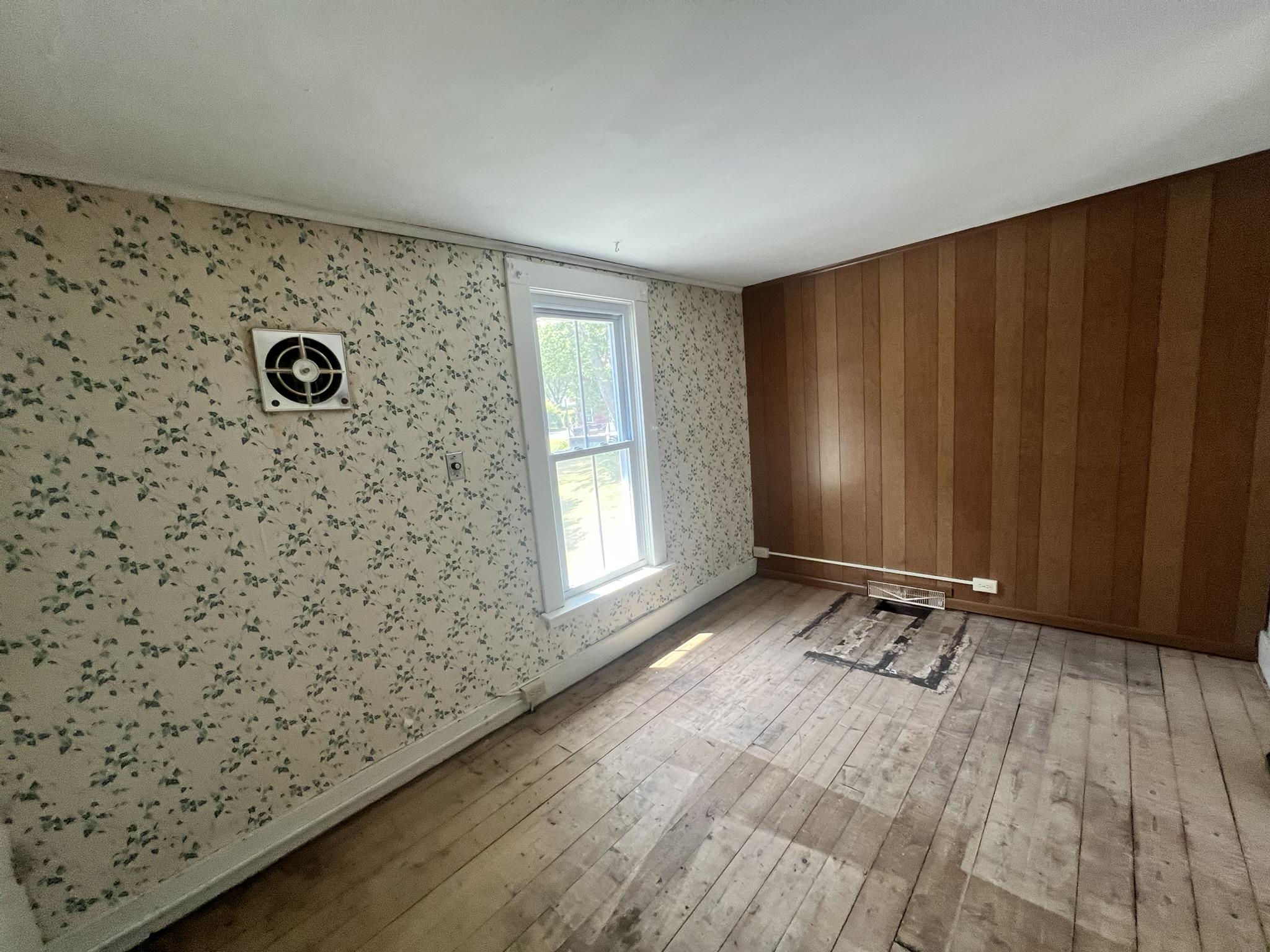 7 Freleigh, 12051, 3 Bedrooms Bedrooms, ,1.5 BathroomsBathrooms,Single Family,Pending,Freleigh,1574