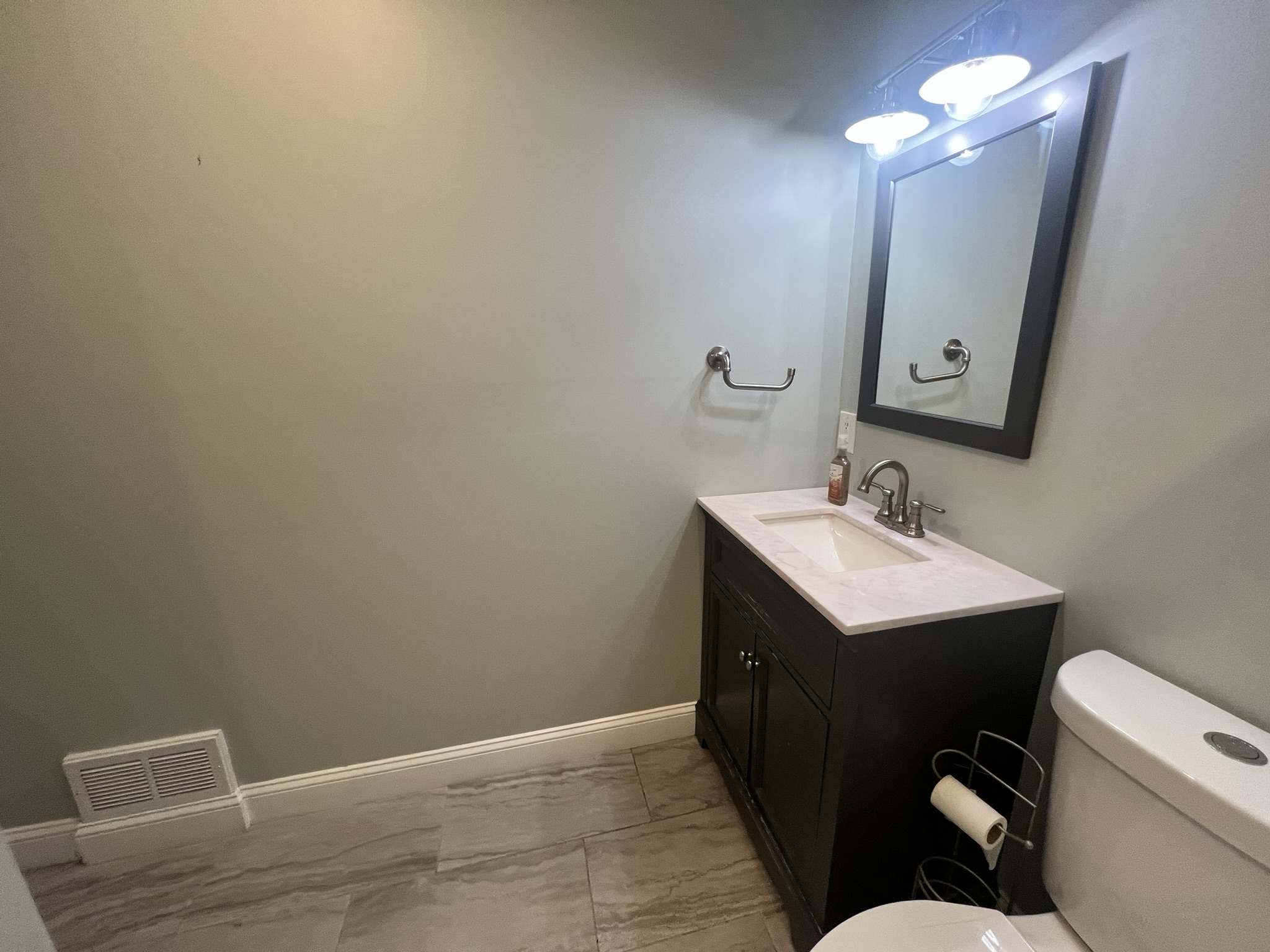 7 Freleigh, 12051, 3 Bedrooms Bedrooms, ,1.5 BathroomsBathrooms,Single Family,Pending,Freleigh,1574