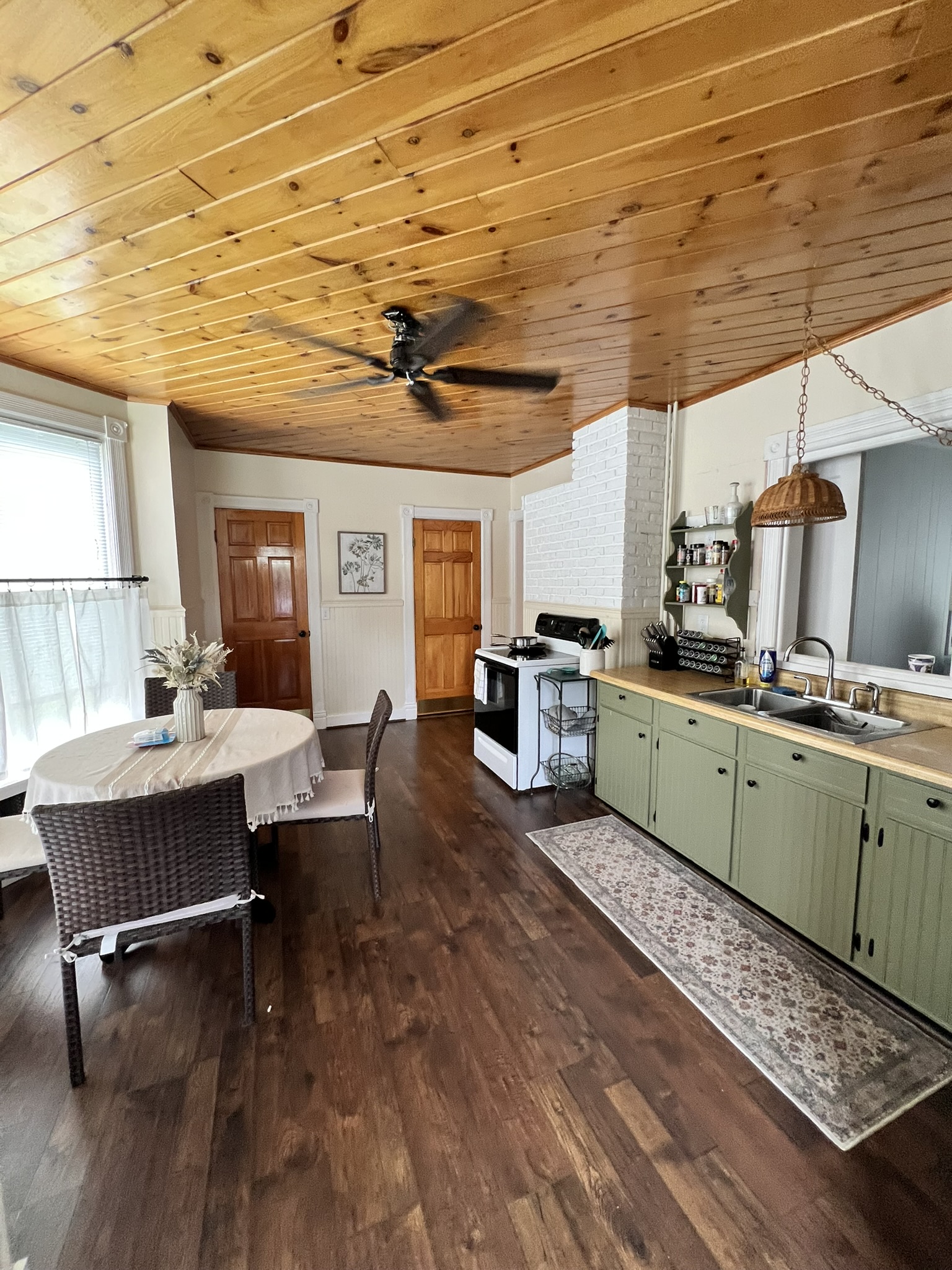 2 Sunset, 12051, 3 Bedrooms Bedrooms, ,2 BathroomsBathrooms,Single Family,For sale,Sunset,1576