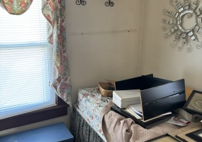 18 Schryver, 12401, 3 Bedrooms Bedrooms, 0 ,1 BathroomBathrooms,Single Family,For sale,Schryver,0,1579