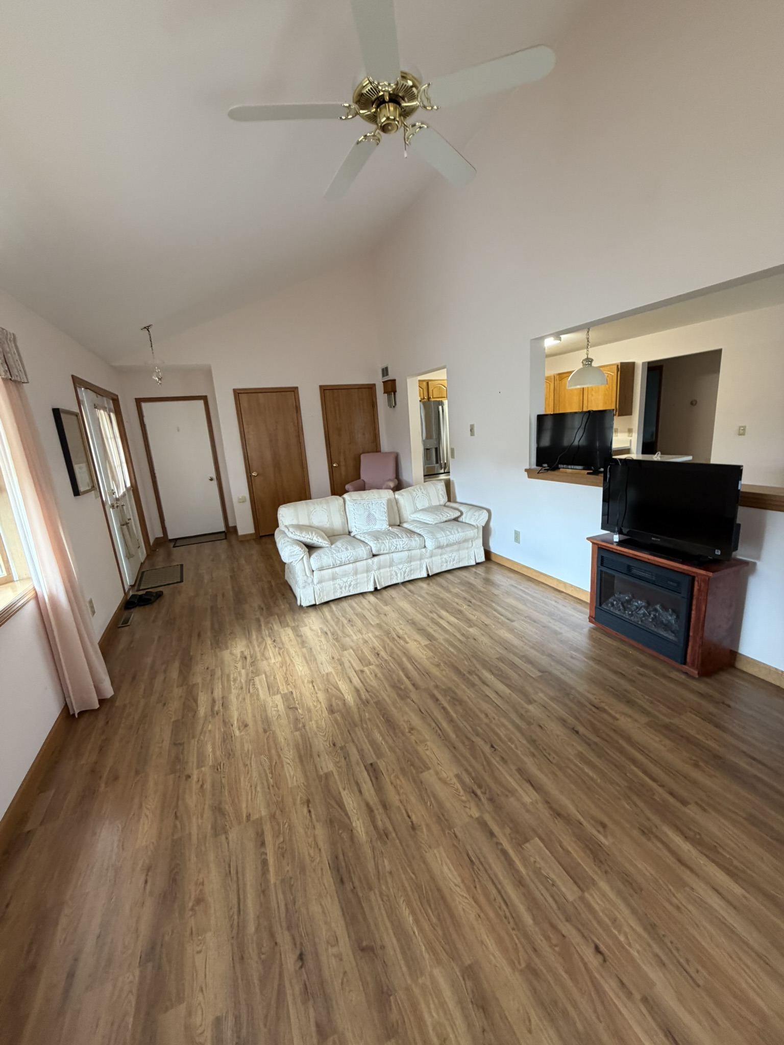 21 S. Court, 12083, 0 , 0 ,0,Townhome,For sale,S. Court,0,1584
